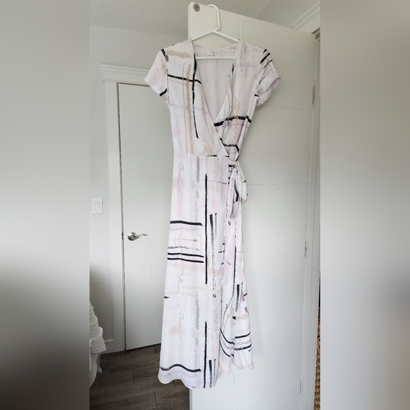 Slit wrap dress - Picture 4 of 6